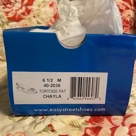 NWOT, NIB Easy Street Tortoise Patent, slingback/peep toe, gold buckle, 6.5 - Picture 6 of 6